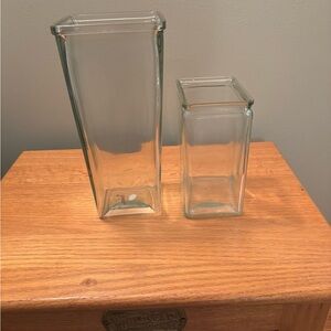 Set of 2 square vases